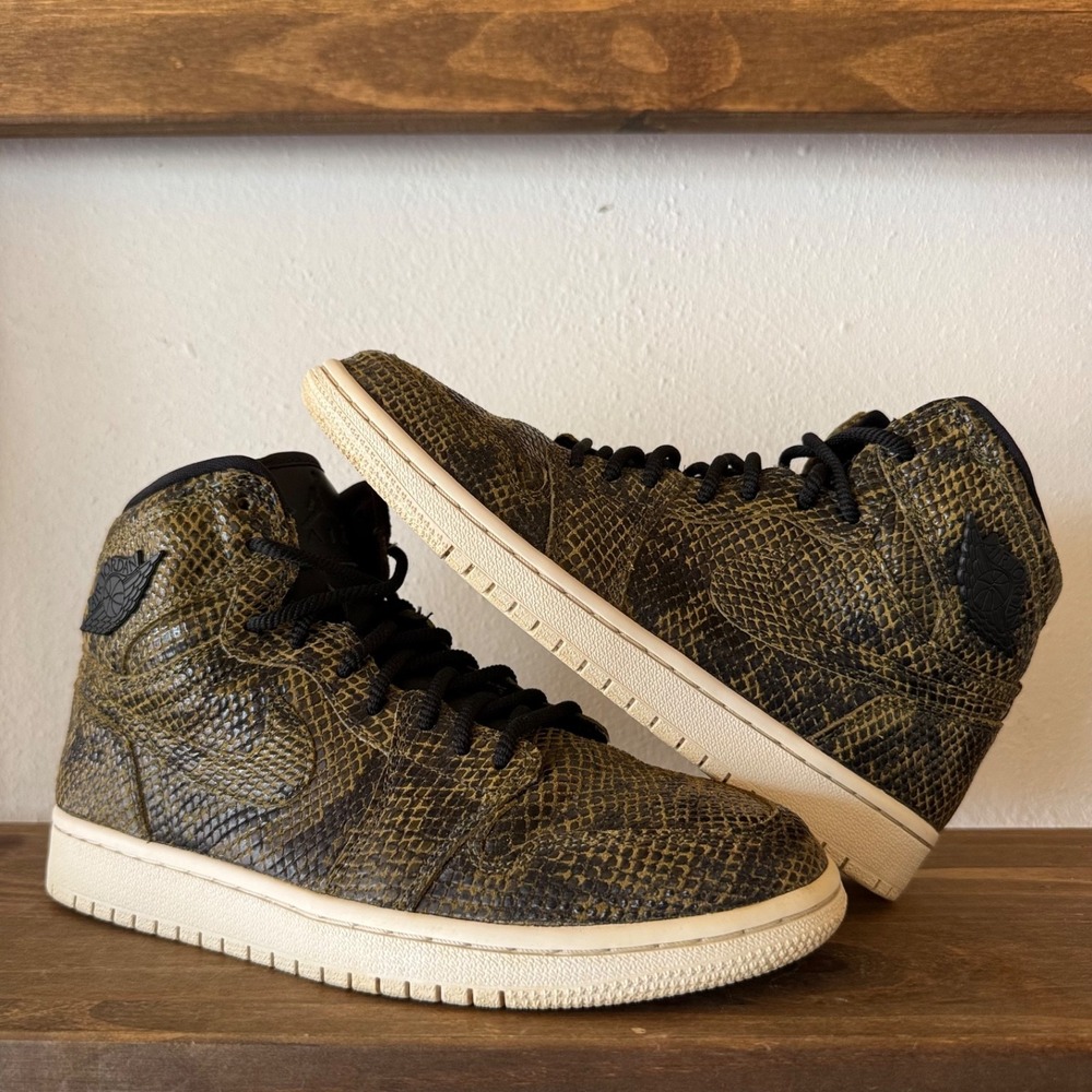Nike Air Jordan 1 Retro High Snakeskin Sneakers Womens 8.5 Olive AH7389-302